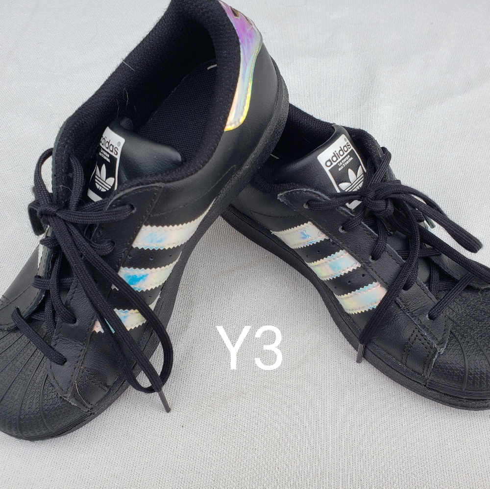 Adidas superstars